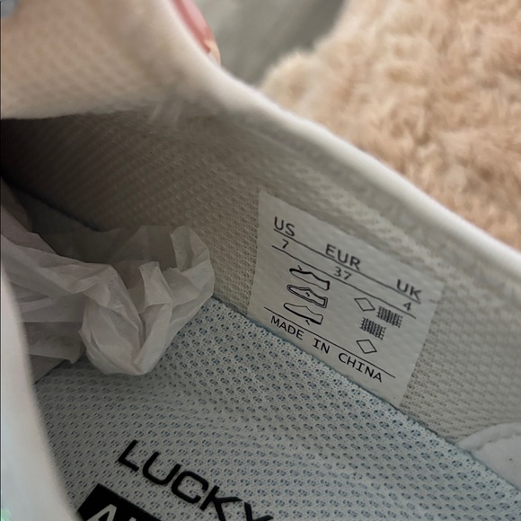 NWT Lucky Step Metallic Pink Holographic Vegan Sneakers pyramid studs SZ 7 - Picture 9 of 15